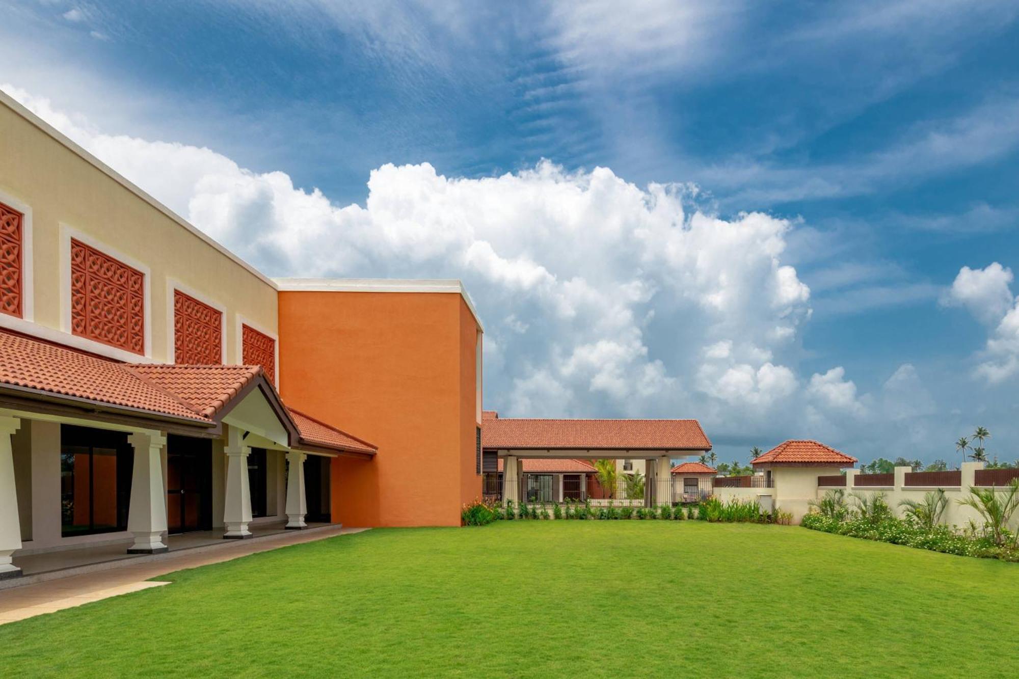 Fairfield By Marriott Goa Benaulim Hotel Екстериор снимка